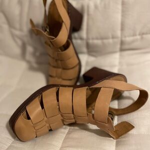 Born Tan Strappy Women's Sandals fisherman